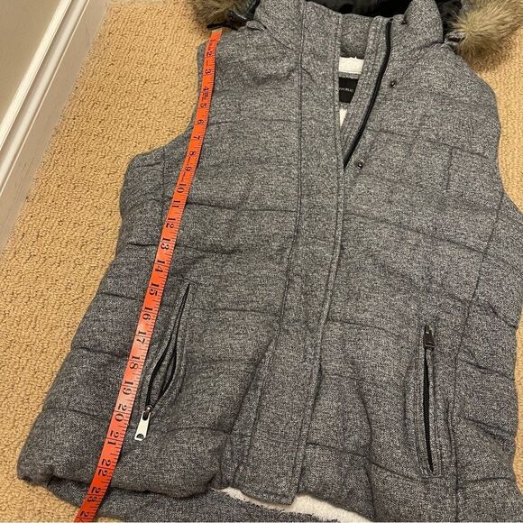 Banana Republic Faux Fur Herringbone Hooded Puffer Vest - S - Picture 16 of 16